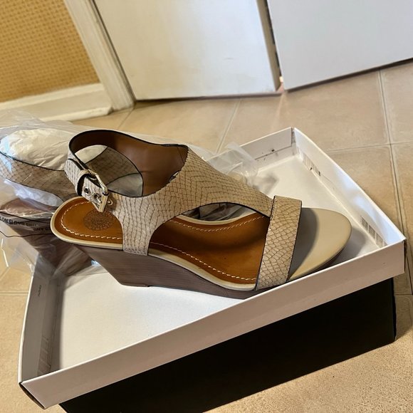 NWT! Loft Wedge Sandal, Taupe Reptile - Size 9 - Picture 2 of 5